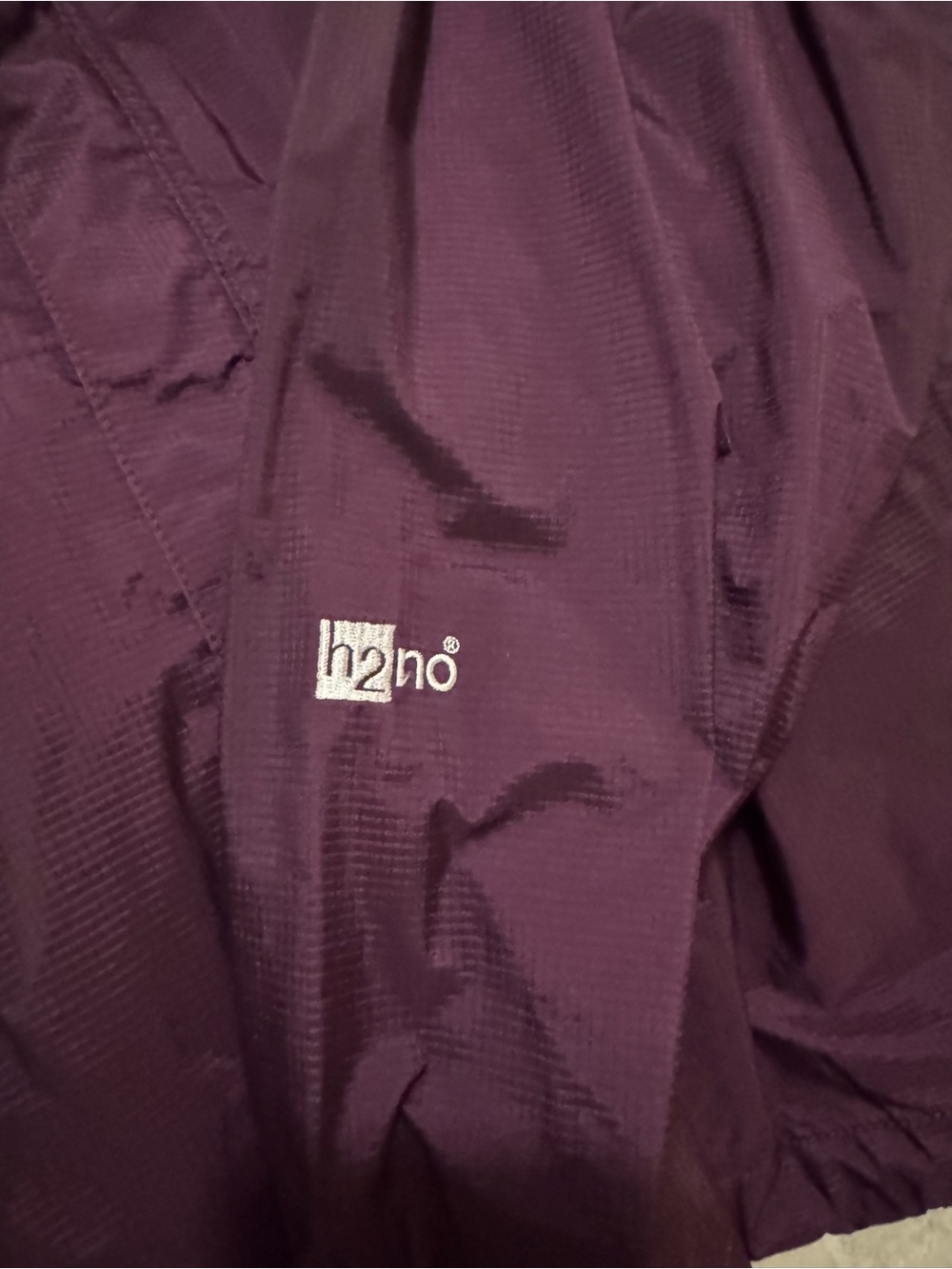 PATAGONIA WOMENS MEDIUM PLUM COLORED RAIN JACKET - Picture 7 of 11